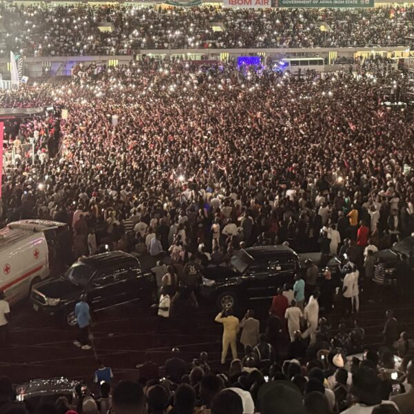 Davido Sells Out Uyo Stadium in 5ive Alive Tour Launch